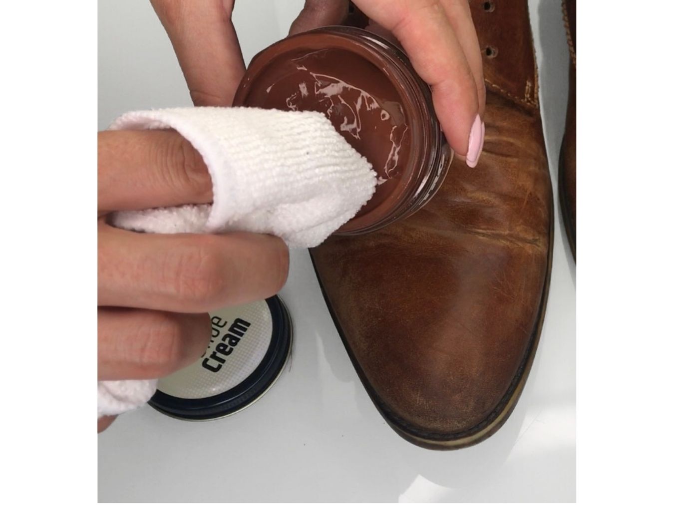 Jak opravit odřené hnědé boty  Návod, jak zachránit vaši oblíbenou obuv